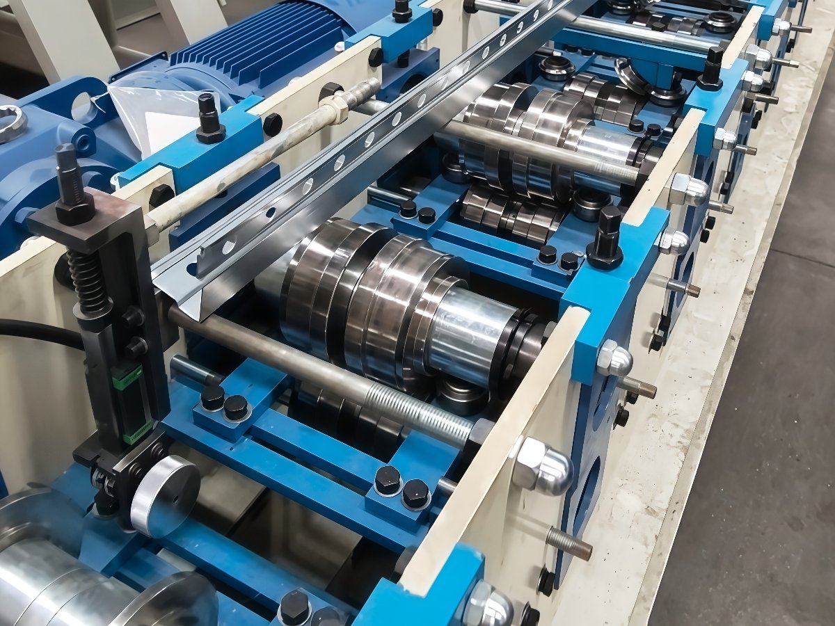 storage rack roll forming machine