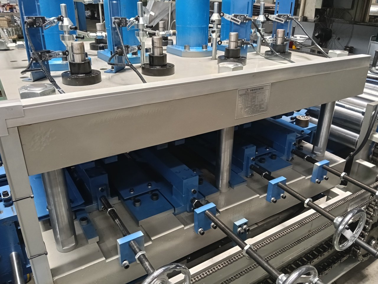 beenew roll forming machine