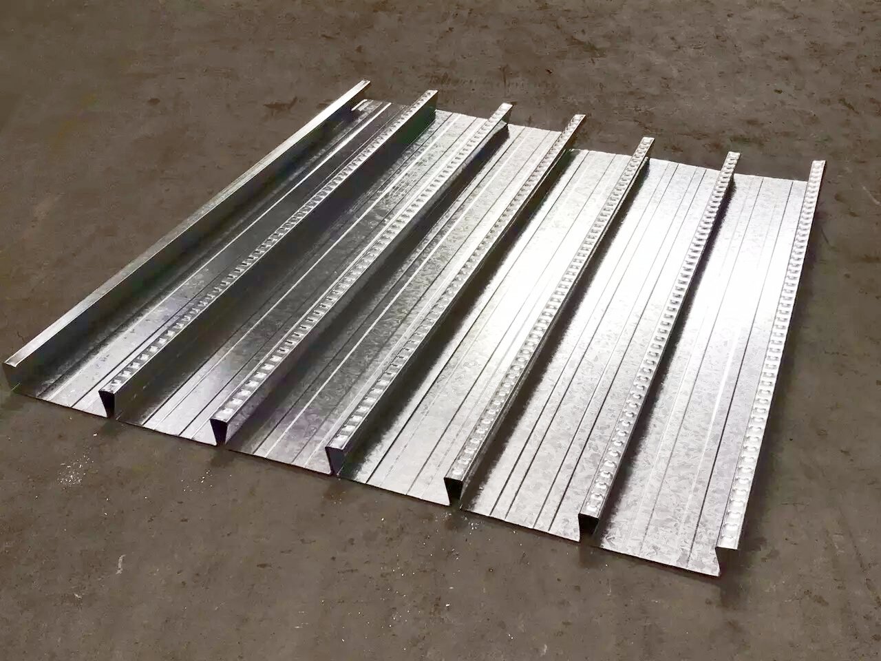 steel deck forming machine