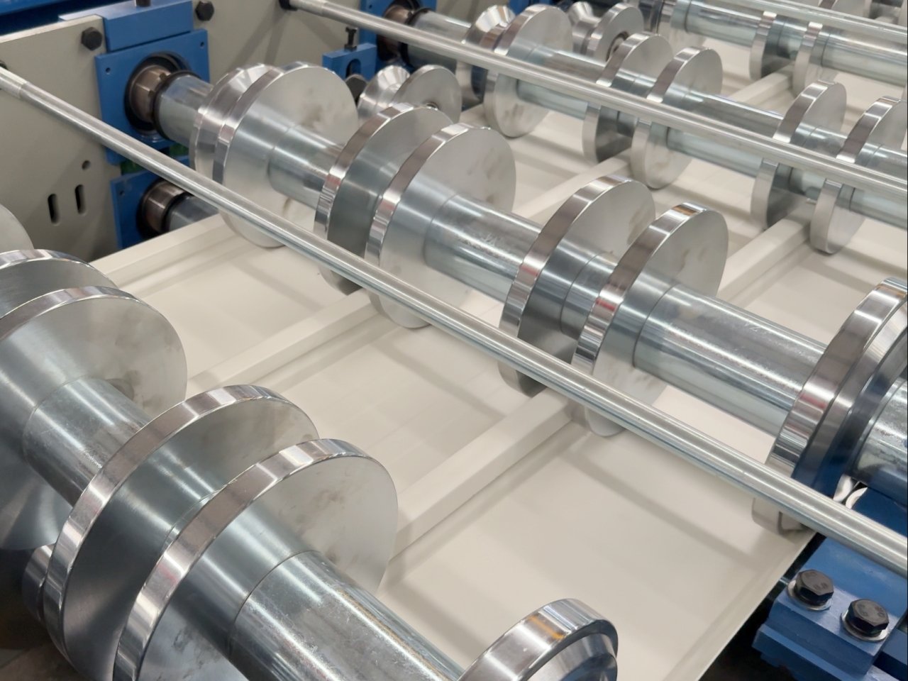 Clip Lock 700 Roof Roll Forming Machine